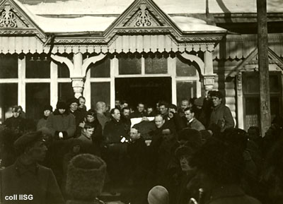 The coffin with the remains of Kropotkin is carried from the house