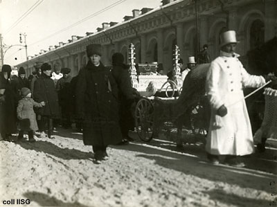 Funeral procession along the streets of Moscow